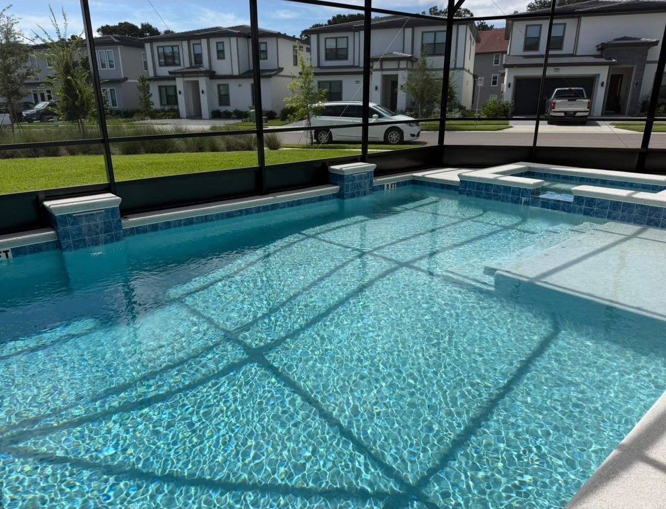 Screened-in pool in an Orlando neighborhood